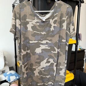 Zenana Outfitters Camouflage Short Sleeve Tee